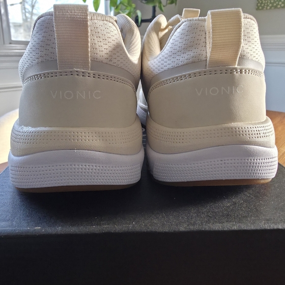 Vionic - Walk Strider - New With Box - Picture 7 of 11